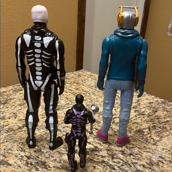 Fortnite Action Figures Set - Black, Blue, and Purple - Picture 7 of 12
